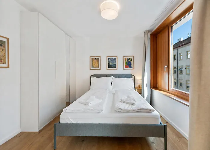 Bright Modern Апартаменты *