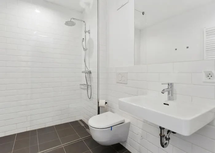 Bright Modern Апартаменты *